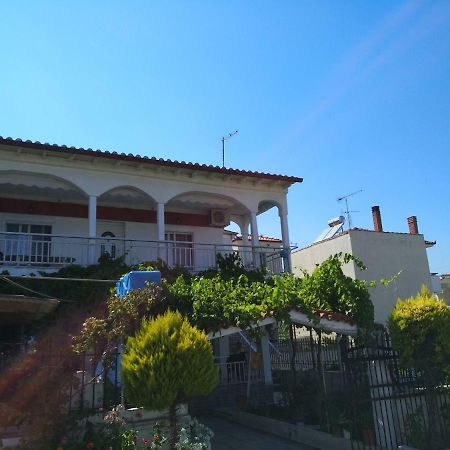 Grigorios Apartments Nea Vrasna Luaran gambar