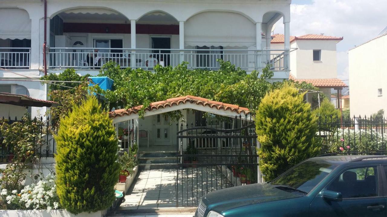 Grigorios Apartments Nea Vrasna Luaran gambar