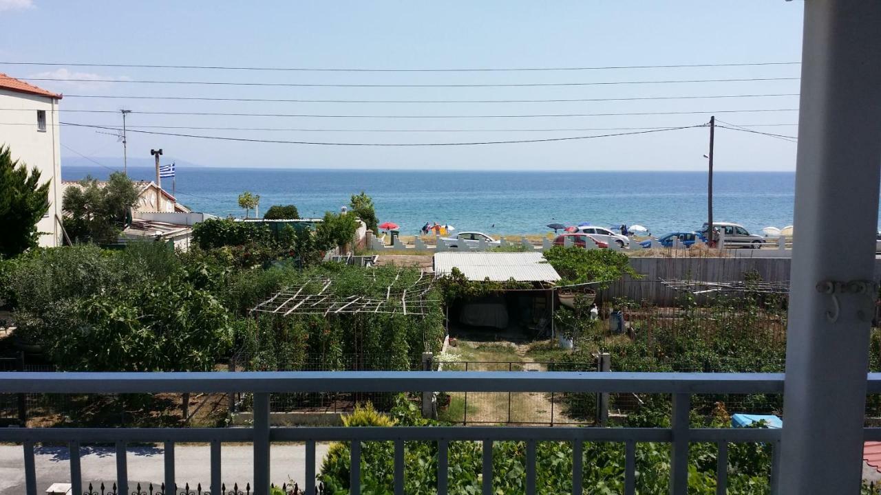 Grigorios Apartments Nea Vrasna Luaran gambar