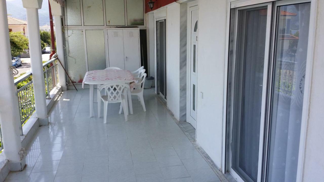 Grigorios Apartments Nea Vrasna Luaran gambar