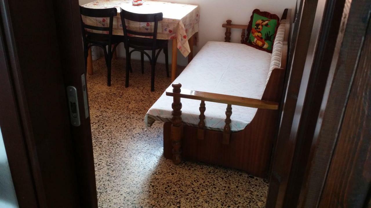 Grigorios Apartments Nea Vrasna Luaran gambar