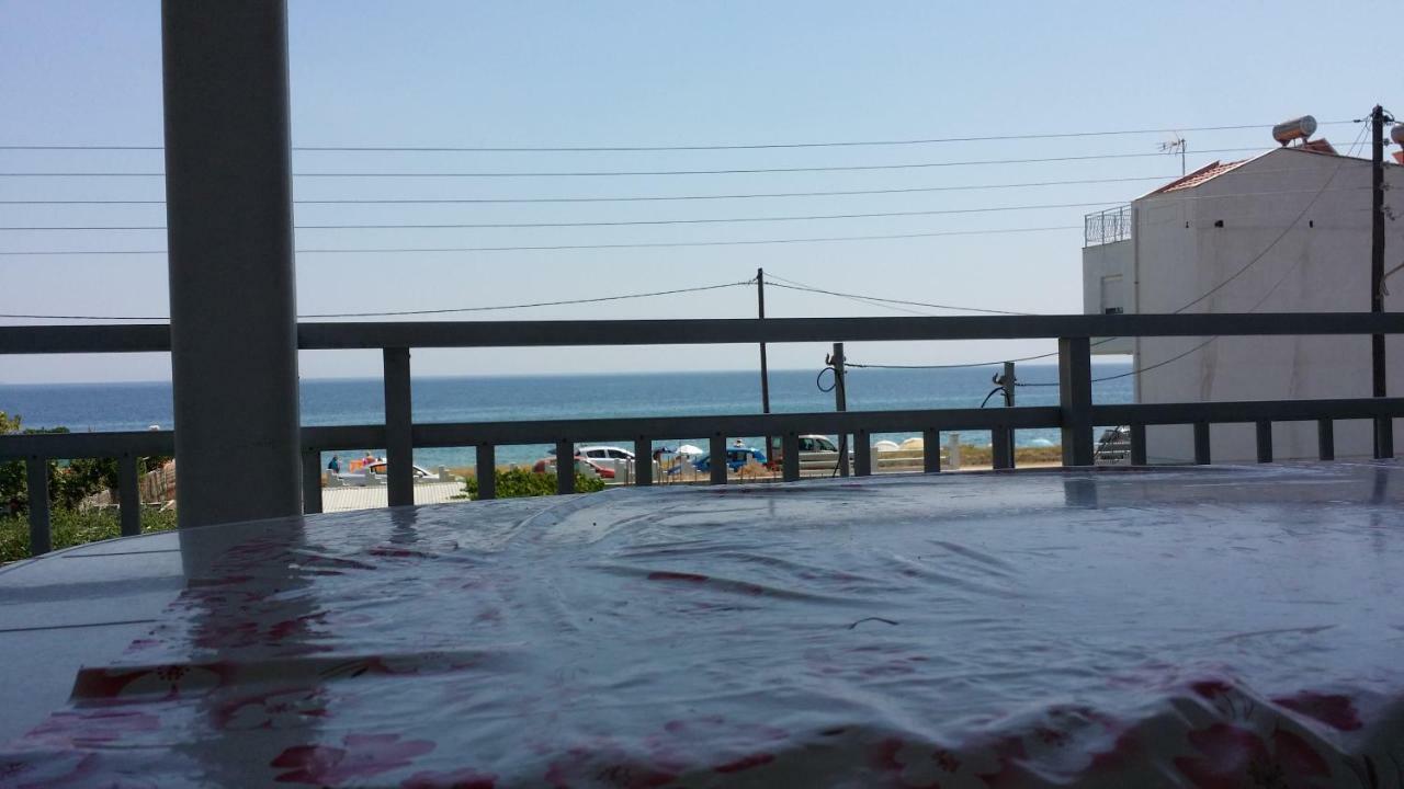 Grigorios Apartments Nea Vrasna Luaran gambar