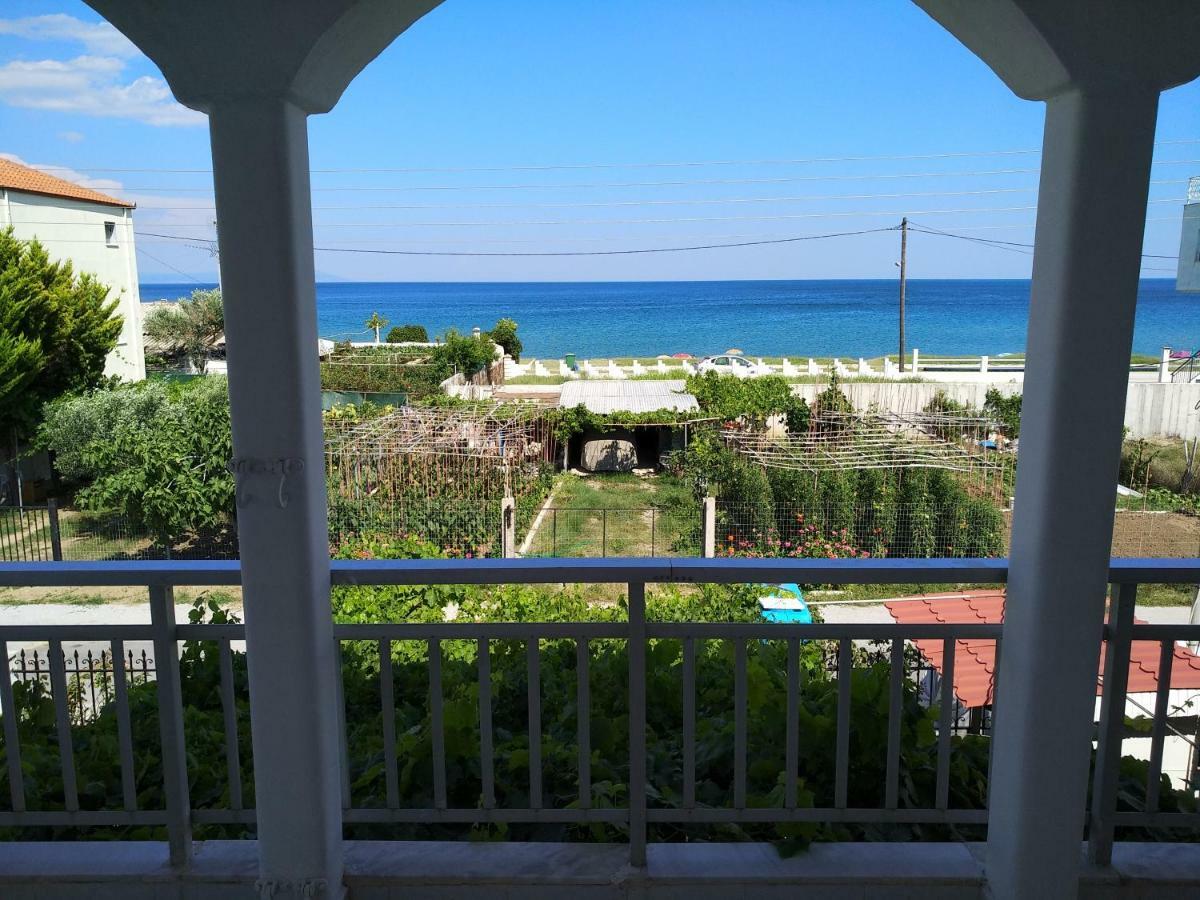 Grigorios Apartments Nea Vrasna Luaran gambar