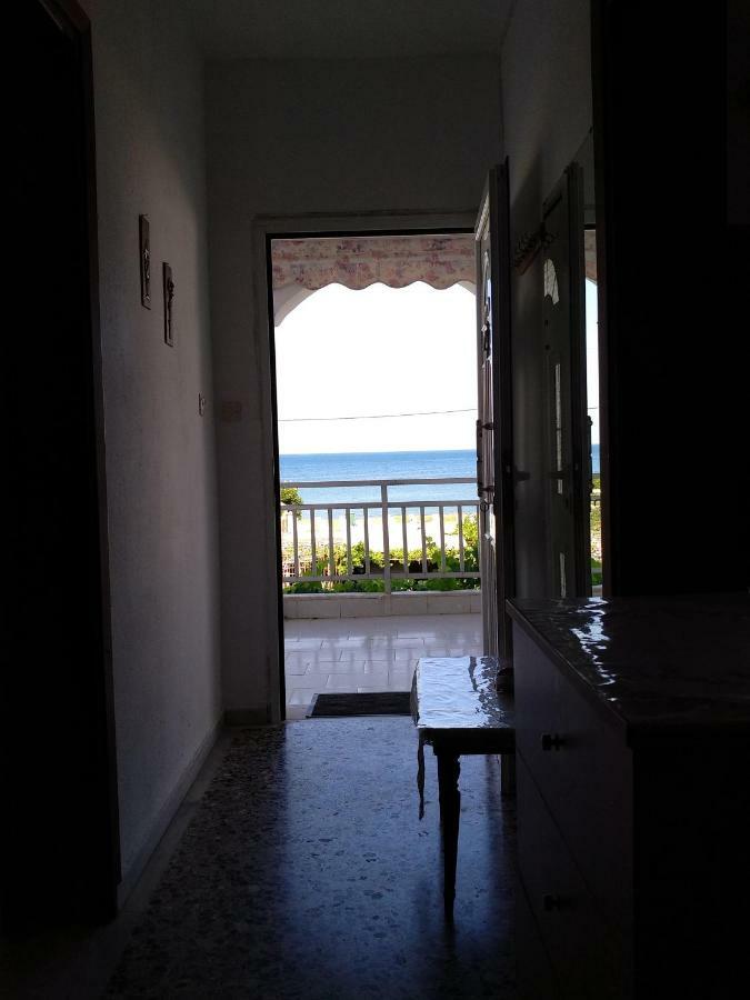 Grigorios Apartments Nea Vrasna Luaran gambar