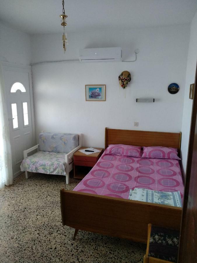 Grigorios Apartments Nea Vrasna Luaran gambar