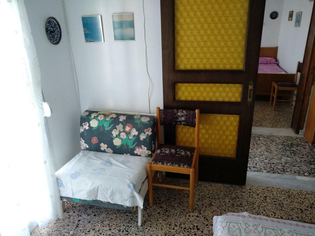Grigorios Apartments Nea Vrasna Luaran gambar